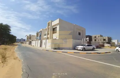فيلا - 5 غرف نوم - 5 حمامات للبيع في الزاهية جاردنز - الزاهية - عجمان