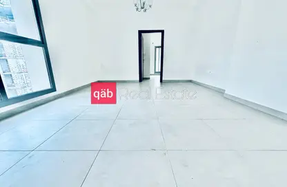 Apartment - 1 Bedroom - 2 Bathrooms for rent in Jumeirah Garden City - Al Satwa - Dubai