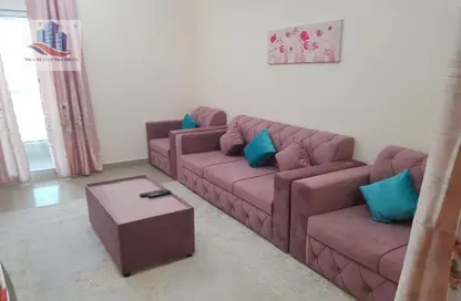 Full Floor - 2 Bedrooms - 2 Bathrooms for rent in Al Khan - Sharjah