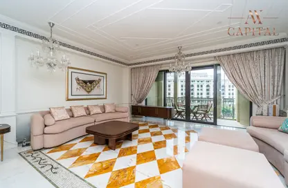 Living Room image for: Apartment - 3 Bedrooms - 3 Bathrooms for rent in Palazzo Versace - Culture Village - Dubai, Image 1