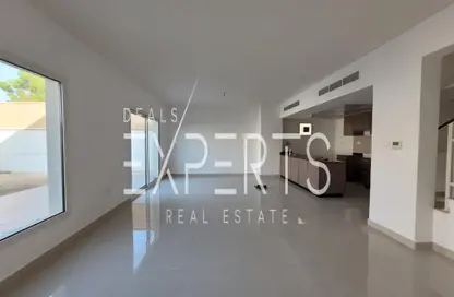 Villa - 3 Bedrooms - 4 Bathrooms for rent in Manazel Al Reef 2 - Al Samha - Abu Dhabi