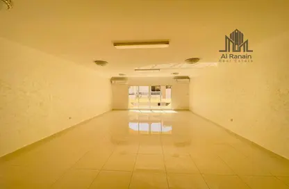 Empty Room image for: Apartment - 3 Bedrooms - 3 Bathrooms for rent in Al Zaafaran - Al Khabisi - Al Ain, Image 1