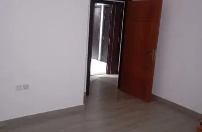 شقة - غرفة نوم - 1 حمام للايجار في النباعة - الشارقة