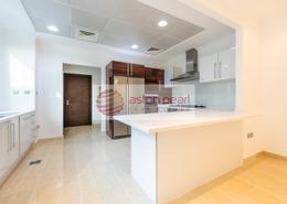 صورةمطبخ لـ: فيلا - 4 غرف نوم - 4 حمامات للبيع في كلستر 4 - المدينة المستدامة - دبي, صورة 1