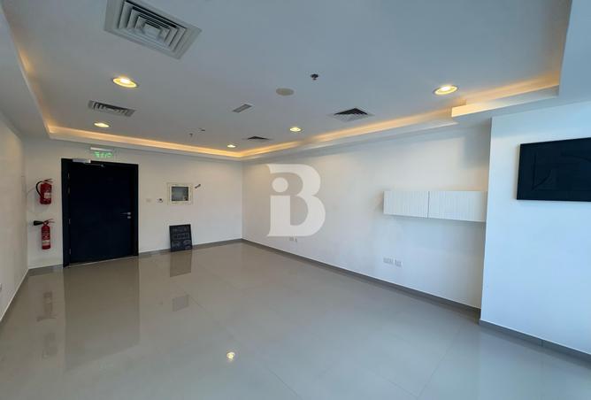 Office Space - Studio for rent in Tamani Art Tower - Business Bay - Dubai