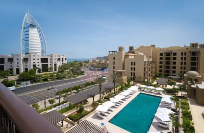 Apartment - 4 Bedrooms - 6 Bathrooms for sale in Lamtara 1 - Madinat Jumeirah Living - Umm Suqeim - Dubai