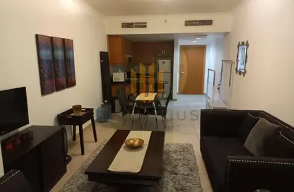 شقة - غرفة نوم - 1 حمام للايجار في جلوبال ليك فيو - (JLT) مجمع E - أبراج بحيرة الجميرا - دبي