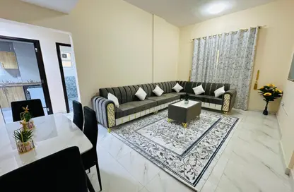 شقة - 2 غرف نوم - 2 حمامات للايجار في مساكن كورنيش عجمان - طريق كورنيش عجمان - عجمان