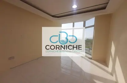 Office Space - Studio - 4 Bathrooms for rent in Cornich Al Khalidiya - Al Khalidiya - Abu Dhabi