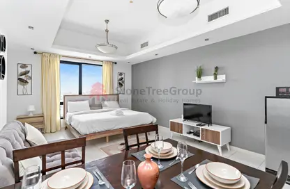 Living / Dining Room image for: Apartment - 1 Bathroom for rent in Al Waleed Paradise - Lake Elucio - Jumeirah Lake Towers - Dubai, Image 1
