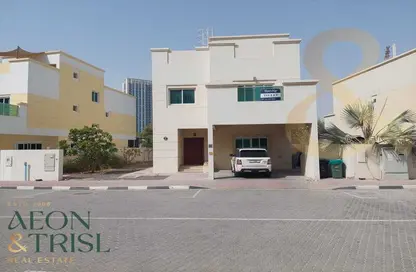 Villa - 4 Bedrooms - 5 Bathrooms for rent in Circle Villas - Jumeirah Village Circle - Dubai