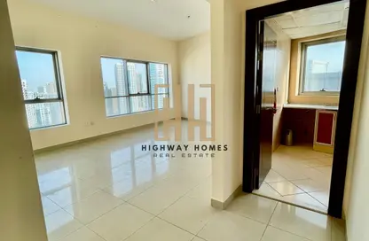 Apartment - 2 Bedrooms - 3 Bathrooms for rent in Al Khan - Sharjah