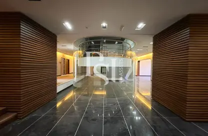 محل - استوديو - 2 حمامات للايجار في شارع هزاع بن زايد الأول - معسكر آل نهيان - أبوظبي