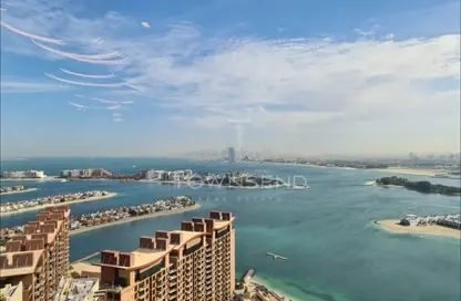 Apartment - Studio - 1 Bathroom for sale in The Palm Tower - Palm Jumeirah - Dubai