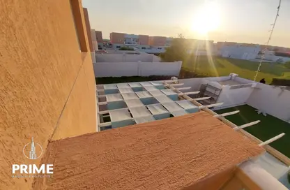 Terrace image for: Villa - 2 Bedrooms - 4 Bathrooms for rent in Manazel Al Reef 2 - Al Samha - Abu Dhabi, Image 1