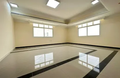 صورة لـ حوض سباحة شقة - 1 حمام للايجار في فيلات مدينة خليفة آيه - مدينة خليفة أ - مدينة خليفة - أبوظبي ، صورة رقم 1