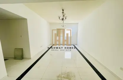 Apartment - 2 Bedrooms - 2 Bathrooms for rent in Muwailih Building - Muwaileh - Sharjah