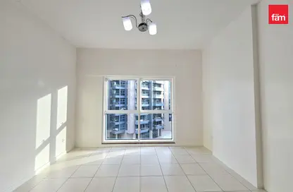 Apartment - Studio - 1 Bathroom for rent in Cascades Tower - Dubai Marina - Dubai