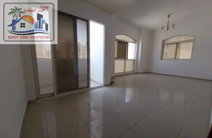 Apartment - 1 Bedroom - 2 Bathrooms for rent in Al Qulaya'ah - Al Sharq - Sharjah