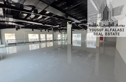 Warehouse - Studio - 4 Bathrooms for rent in Cornish Tower - Al Rumaila - Ajman