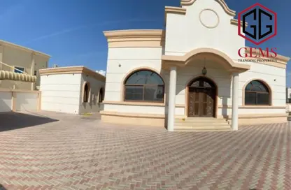 Villa - 3 Bedrooms - 4 Bathrooms for rent in Al Khawaneej 1 - Al Khawaneej - Dubai