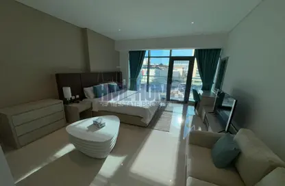 Living / Dining Room image for: Apartment - 1 Bathroom for rent in Seven Palm - Palm Jumeirah - Dubai, Image 1