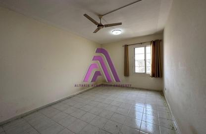شقة - غرفة نوم - 2 حمامات للايجار في كيو02 - طراز فرنسي - المدينة الدولية - دبي