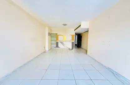 Apartment - 2 Bedrooms - 2 Bathrooms for rent in Golden Sands 7 - Mankhool - Bur Dubai - Dubai