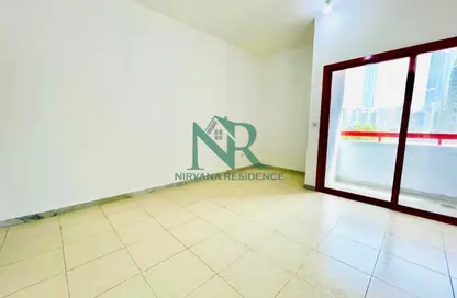 شقة - غرفة نوم - 2 حمامات للايجار في الطريق الشرقي - الطريق الشرقي - أبوظبي