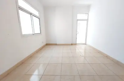 شقة - 2 غرف نوم - 2 حمامات للايجار في برج لوتاه - النهدة - الشارقة