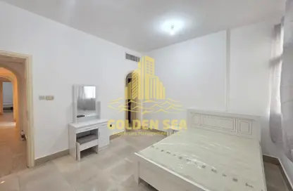 Apartment - 1 Bedroom - 1 Bathroom for rent in Golden Falcon Tower - Hamdan Street - Abu Dhabi