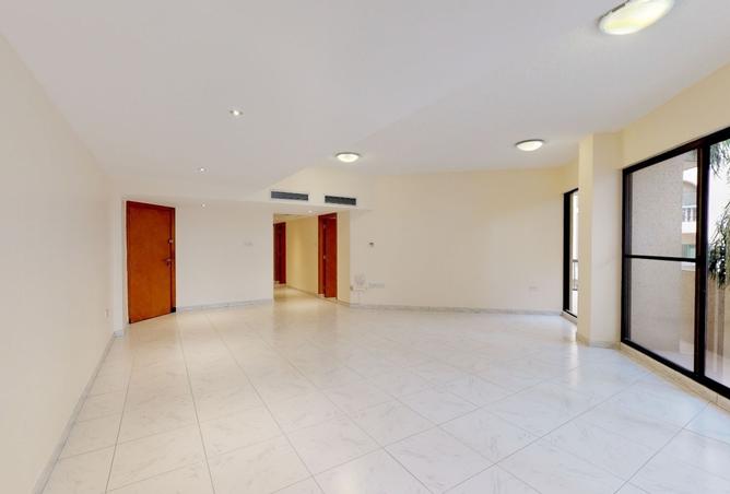 16055000 - Property Image 2