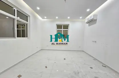 Villa - 4 Bedrooms - 5 Bathrooms for rent in Madinat Al Riyad - Abu Dhabi