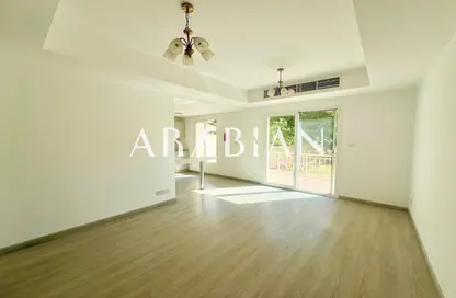 فيلا - 2 غرف نوم - 3 حمامات للايجار في الينابيع 11 - الينابيع - دبي