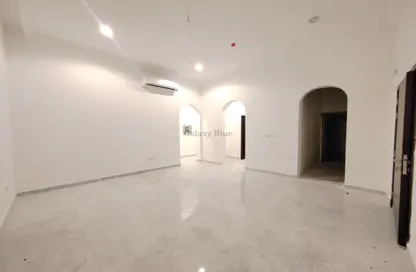 شقة - 3 غرف نوم - 3 حمامات للايجار في مدينة محمد بن زايد - أبوظبي