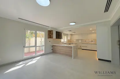 Villa - 5 Bedrooms - 6 Bathrooms for rent in Meadows 2 - Meadows - Dubai
