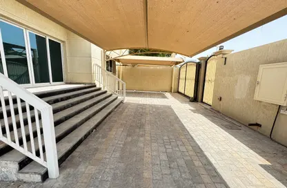 Villa - 4 Bedrooms - 5 Bathrooms for rent in Al Falaj - Al Riqqa - Sharjah