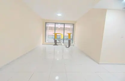 Apartment - 2 Bedrooms - 2 Bathrooms for rent in Golden Sands 8 - Mankhool - Bur Dubai - Dubai