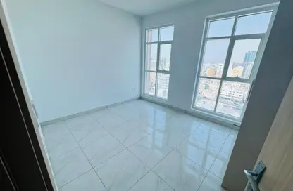 Apartment - 2 Bedrooms - 2 Bathrooms for rent in Corniche Tower - Ajman Corniche Road - Ajman