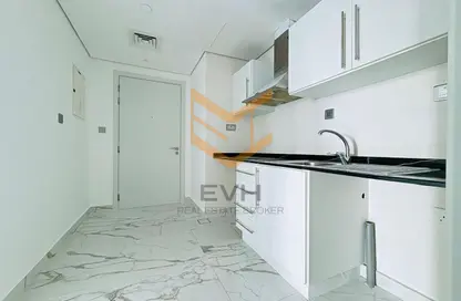 Apartment - Studio - 1 Bathroom for rent in Goldcrest Views 2 - JLT Cluster J - Jumeirah Lake Towers - Dubai