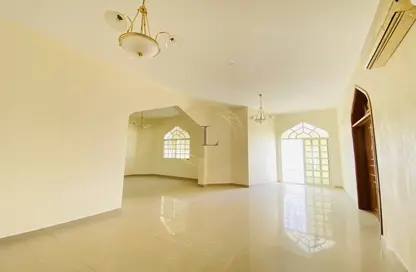 Villa - 4 Bedrooms - 5 Bathrooms for rent in Al Towayya - Al Ain