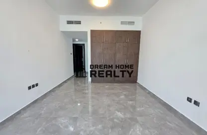Apartment - 2 Bedrooms - 3 Bathrooms for rent in Dar Al Majaz - Jamal Abdul Nasser Street - Al Majaz - Sharjah
