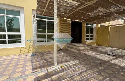 Villa - 1 Bedroom - 2 Bathrooms for rent in Shakhbout City - Abu Dhabi