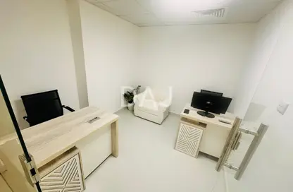 Office Space - Studio - 1 Bathroom for rent in Silver Home Building - Hor Al Anz - Deira - Dubai