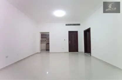 Empty Room image for: Apartment - 1 Bathroom for rent in Mohammed Villas 24 - Mohamed Bin Zayed City - Abu Dhabi, Image 1