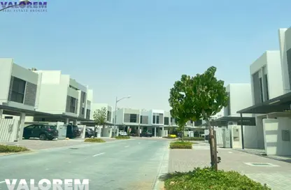 Villa - 3 Bedrooms - 4 Bathrooms for rent in Juniper - Damac Hills 2 - Dubai