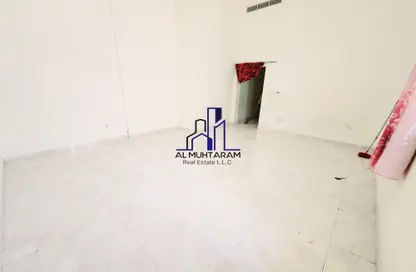 شقة - 2 غرف نوم - 3 حمامات للايجار في ميسلون - الشرق - الشارقة