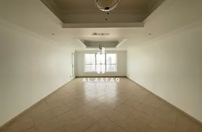 Apartment - 2 Bedrooms - 3 Bathrooms for rent in Al Khan Corniche - Al Khan - Sharjah