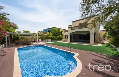Villa - 4 Bedrooms - 5 Bathrooms for sale in Regional - Jumeirah Park - Dubai