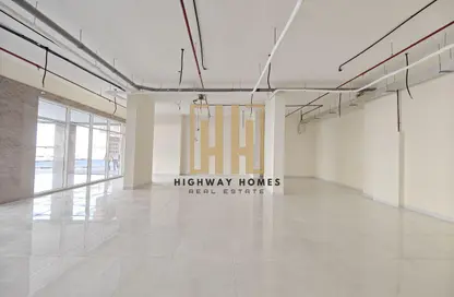 Shop - Studio - 1 Bathroom for rent in Muweileh Community - Muwaileh Commercial - Sharjah